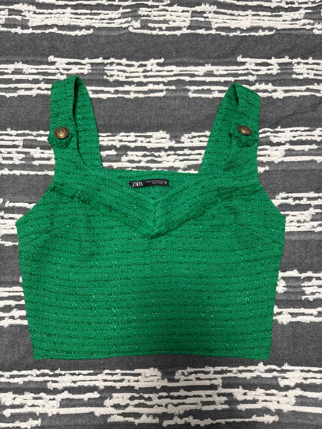 TEXTURED WEAVE CROPPED TOP