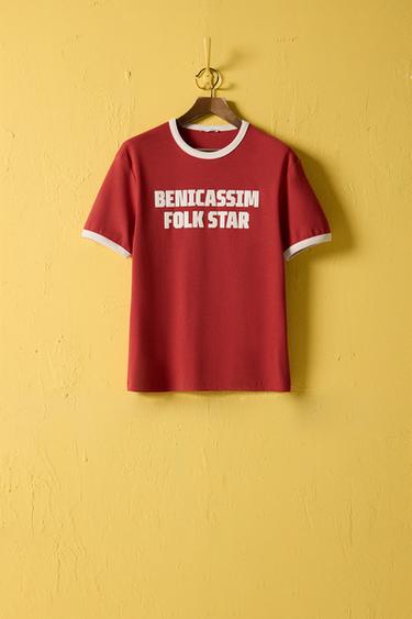 CAMISETA REB TEXTO GUITARRICADELAFUENTE - Vermello de Zara