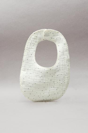 STAR TEXTURED BIB - Ecru by Zara