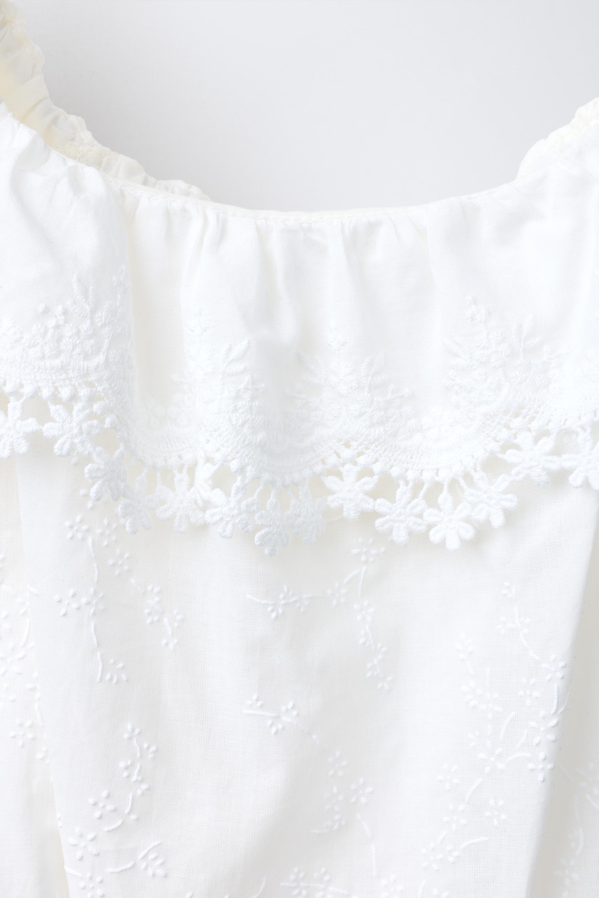 EMBROIDERED BALLOON TOP