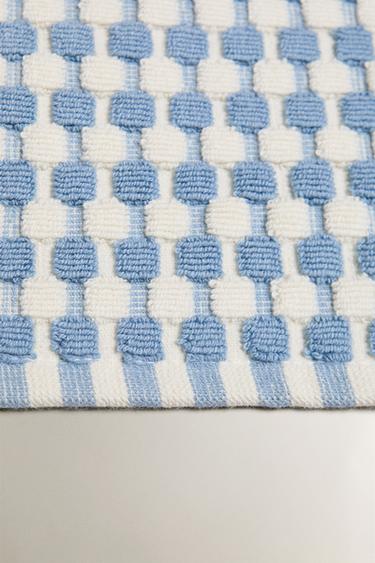 TEXTURED WAFFLE BATH MAT - Light blue by Zara - Image 2