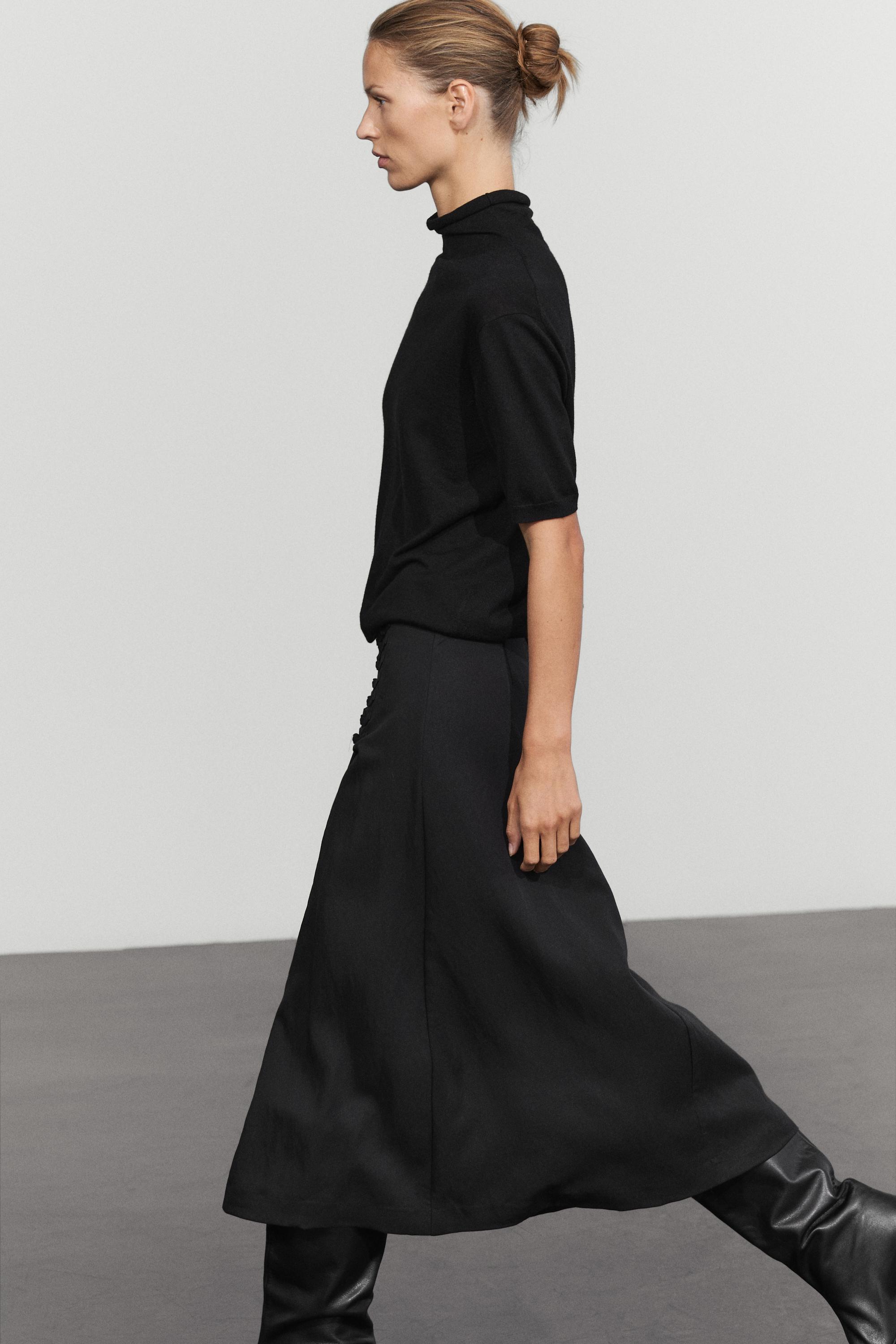 Straight midi skirt with button detail