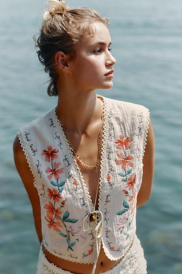 FLORAL EMBROIDERED COTTON WAISTCOAT - Ecru by Zara