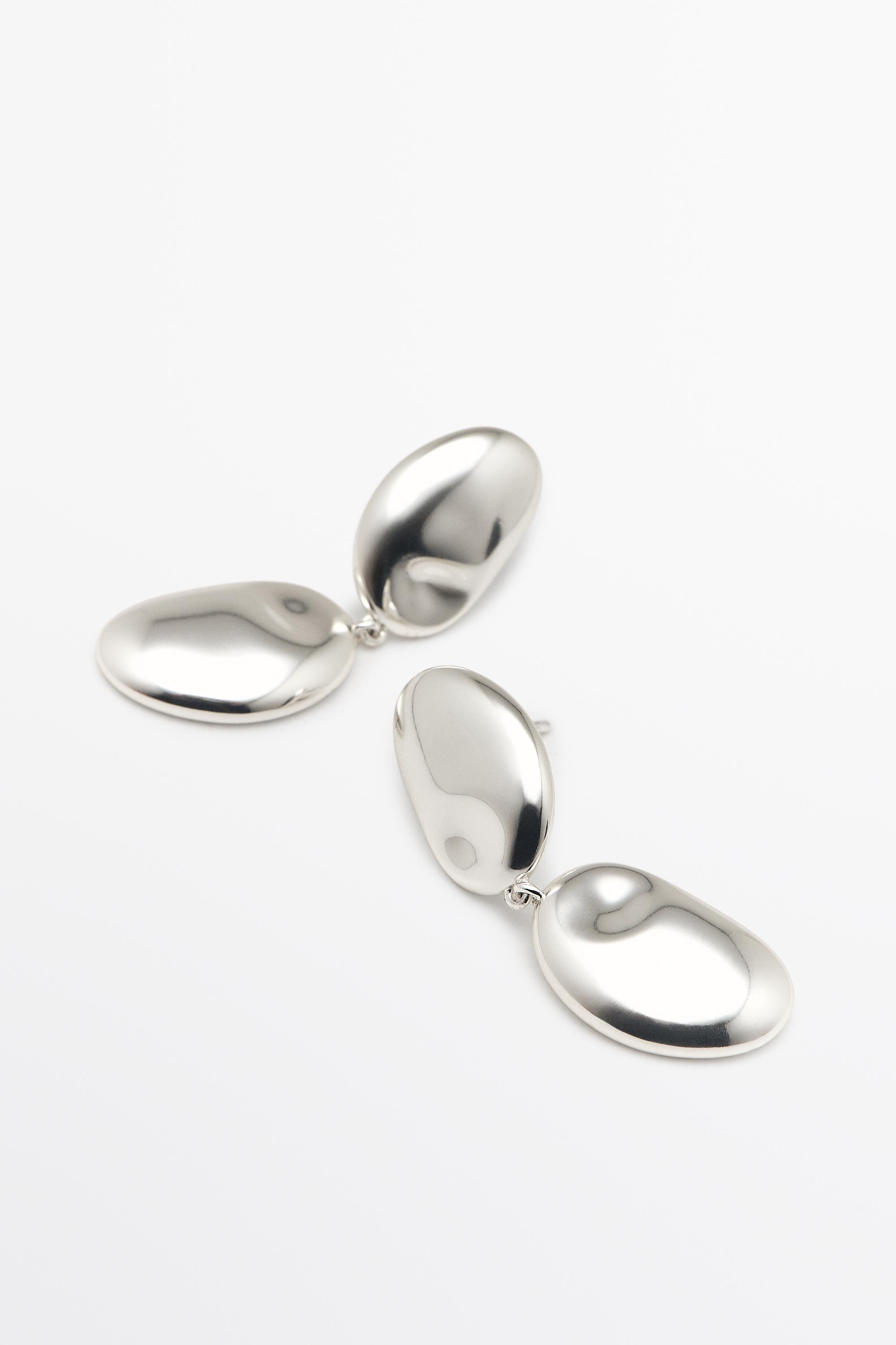 Metallic piece dangle earrings