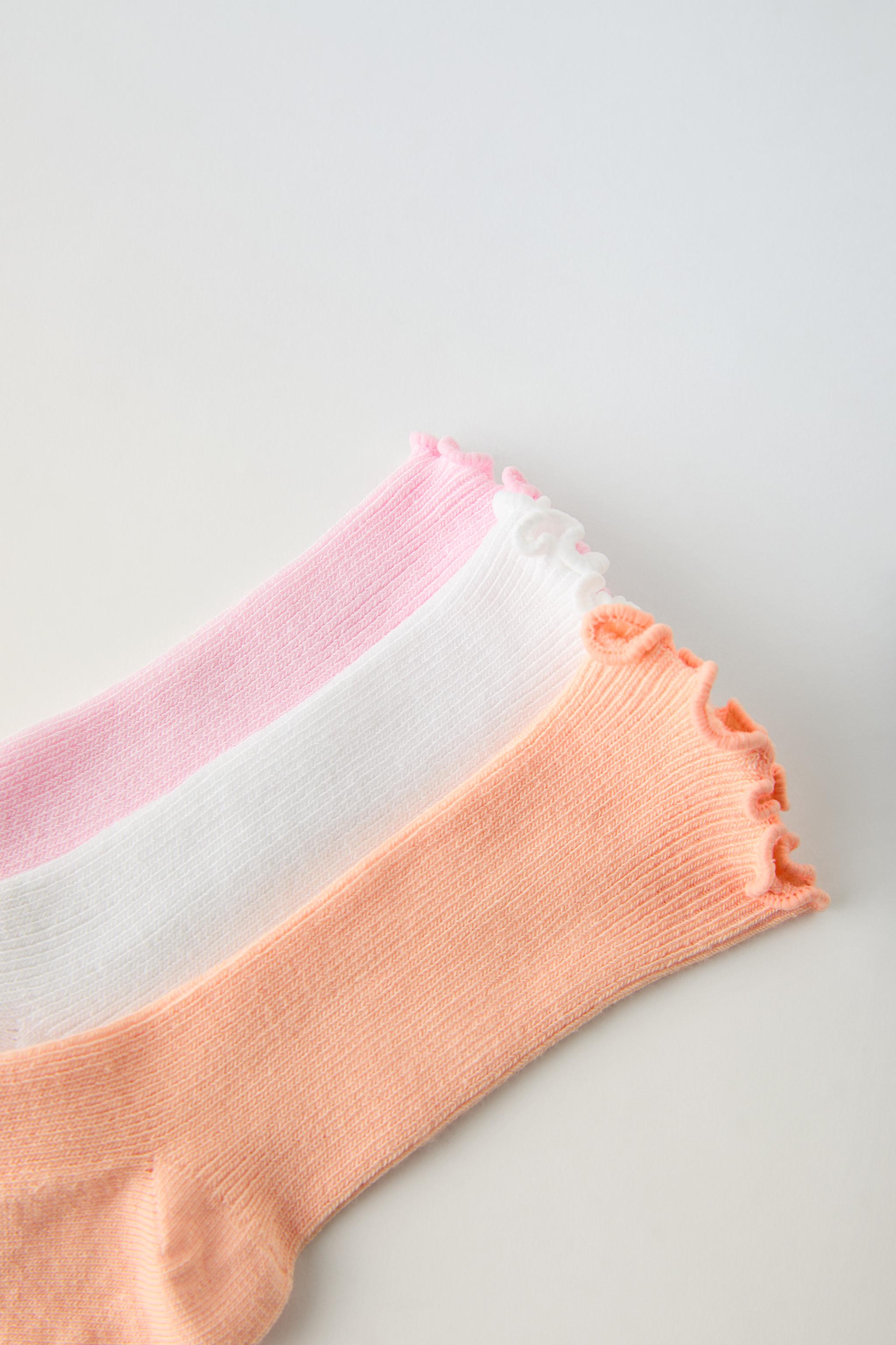 THREE-PACK OF RUFFLED SOCKS - Multicolored