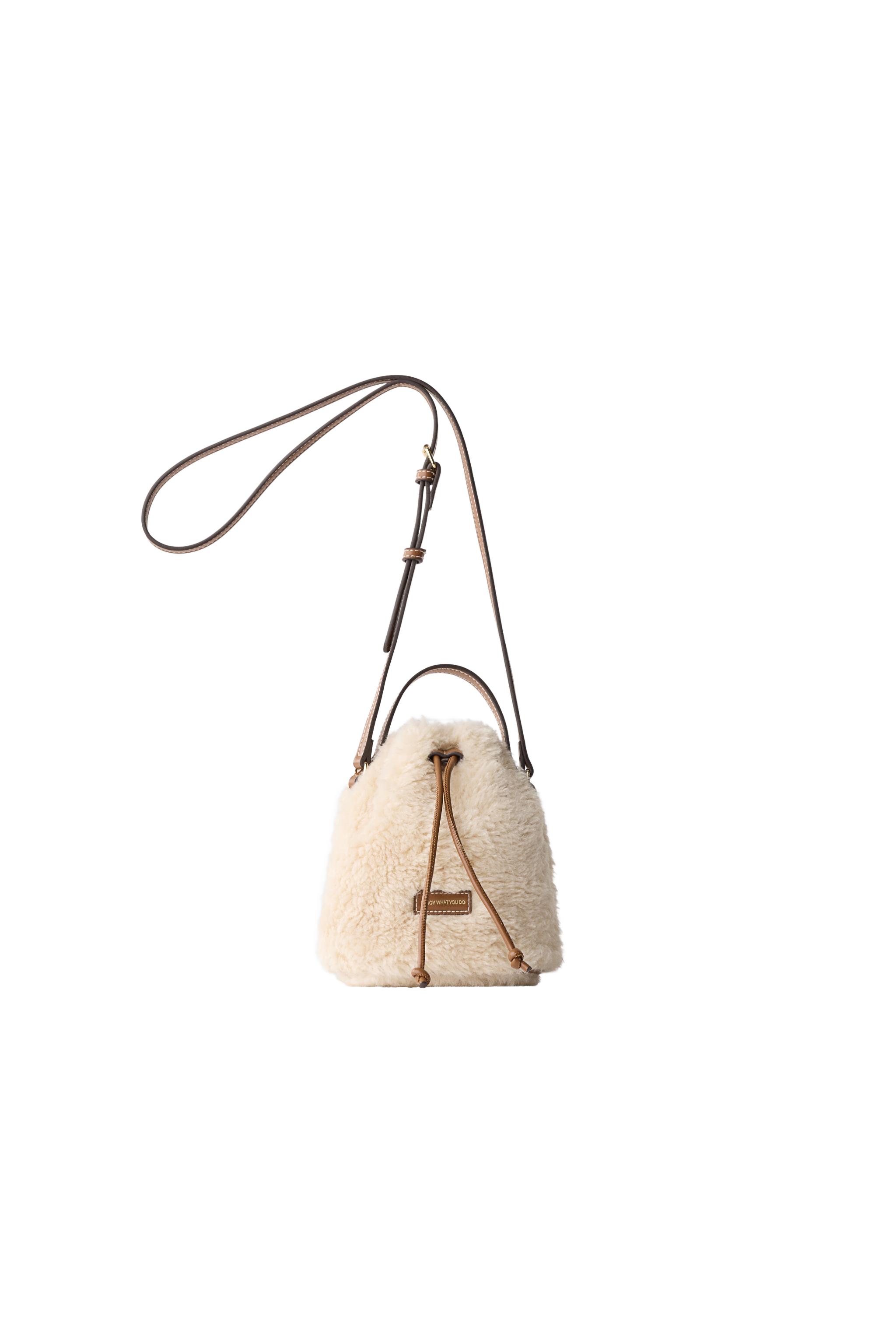 SHEEPSKIN BUCKET CROSSBODY BAG - Ecru White | ZARA Curaçao / Curazao