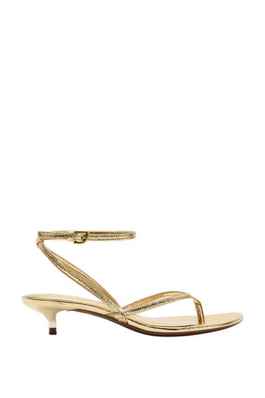 METALLIC-EFFECT KITTEN HEEL SANDALS - Gold by Zara