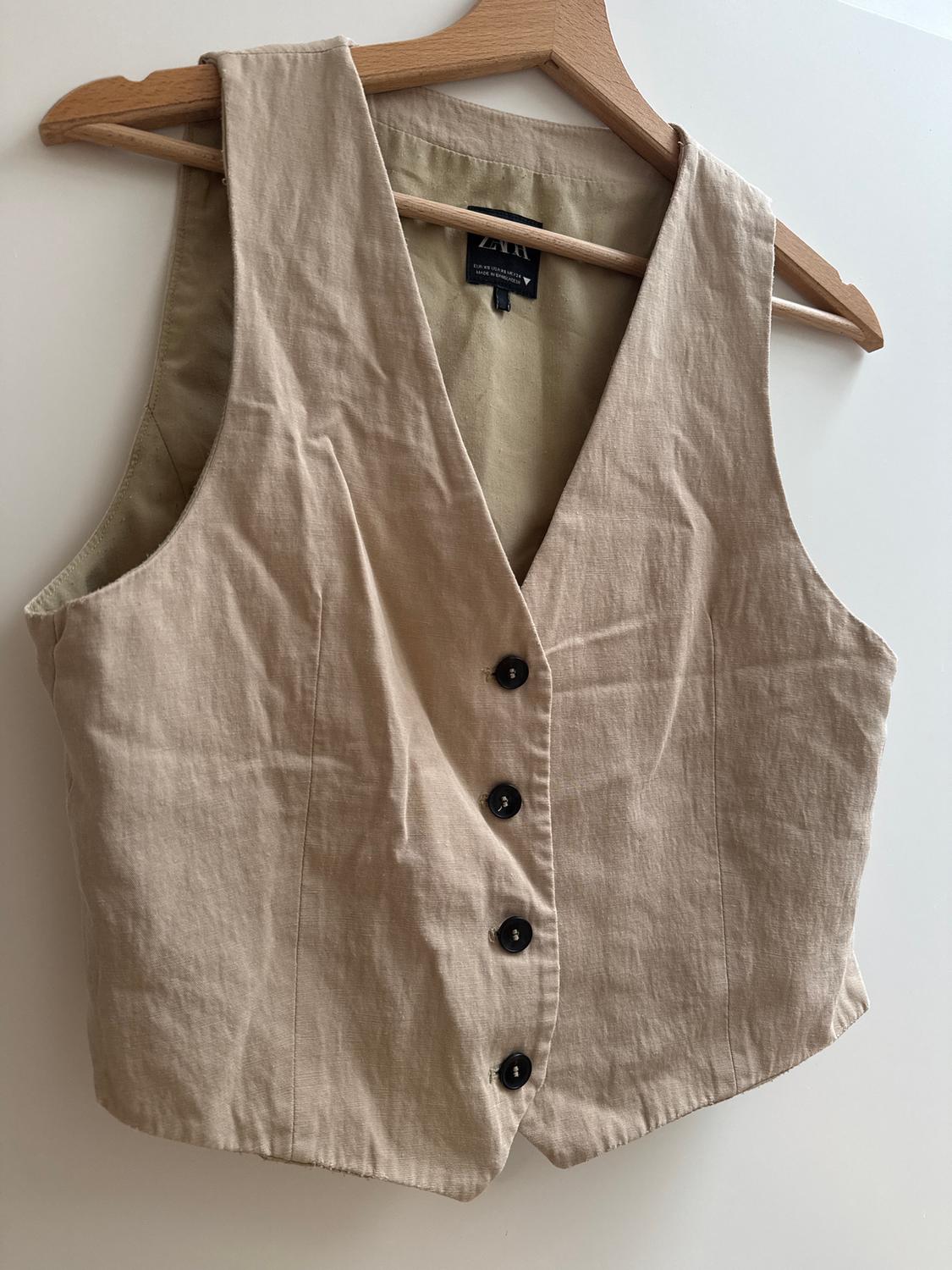 WAISTCOAT WITH SIDE VENTS - Image 2