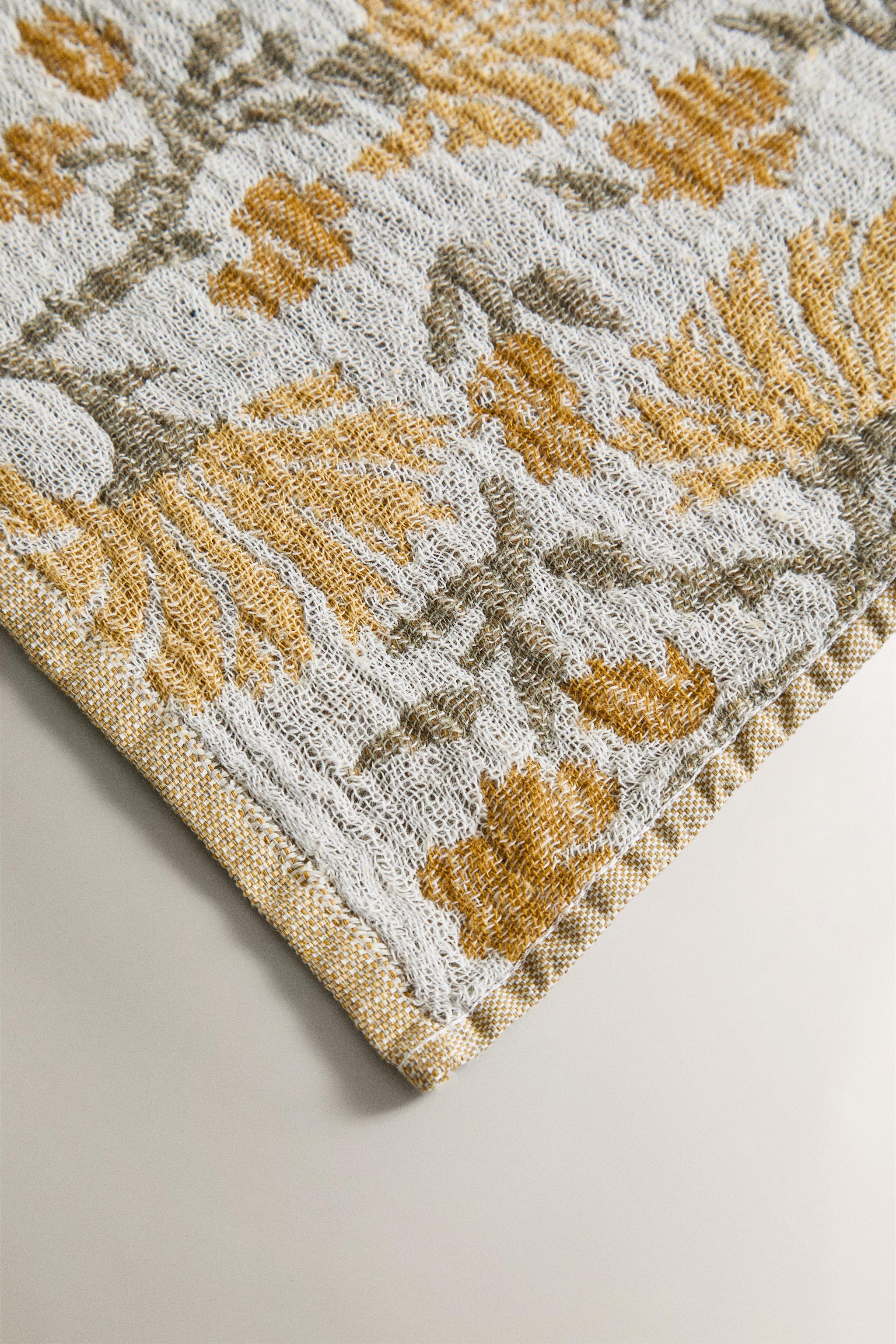 JACQUARD MUSLIN BATH TOWEL