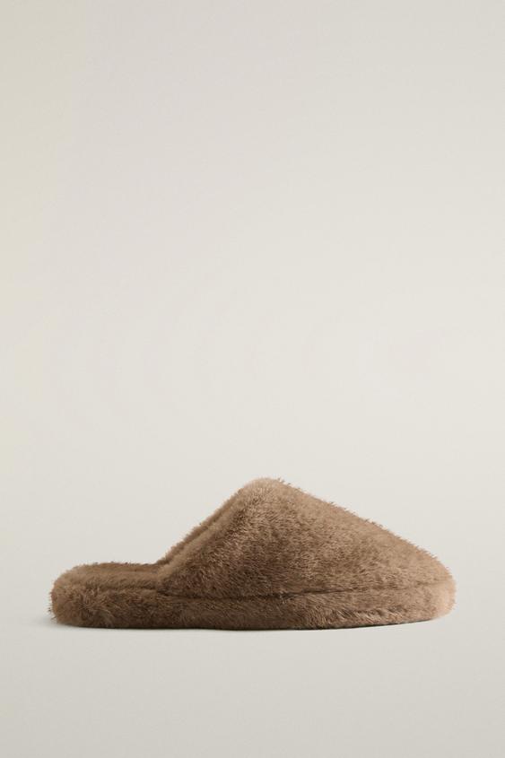 MULES EFFET IMITATION FOURRURE - Gris taupe de Zara - Image 0