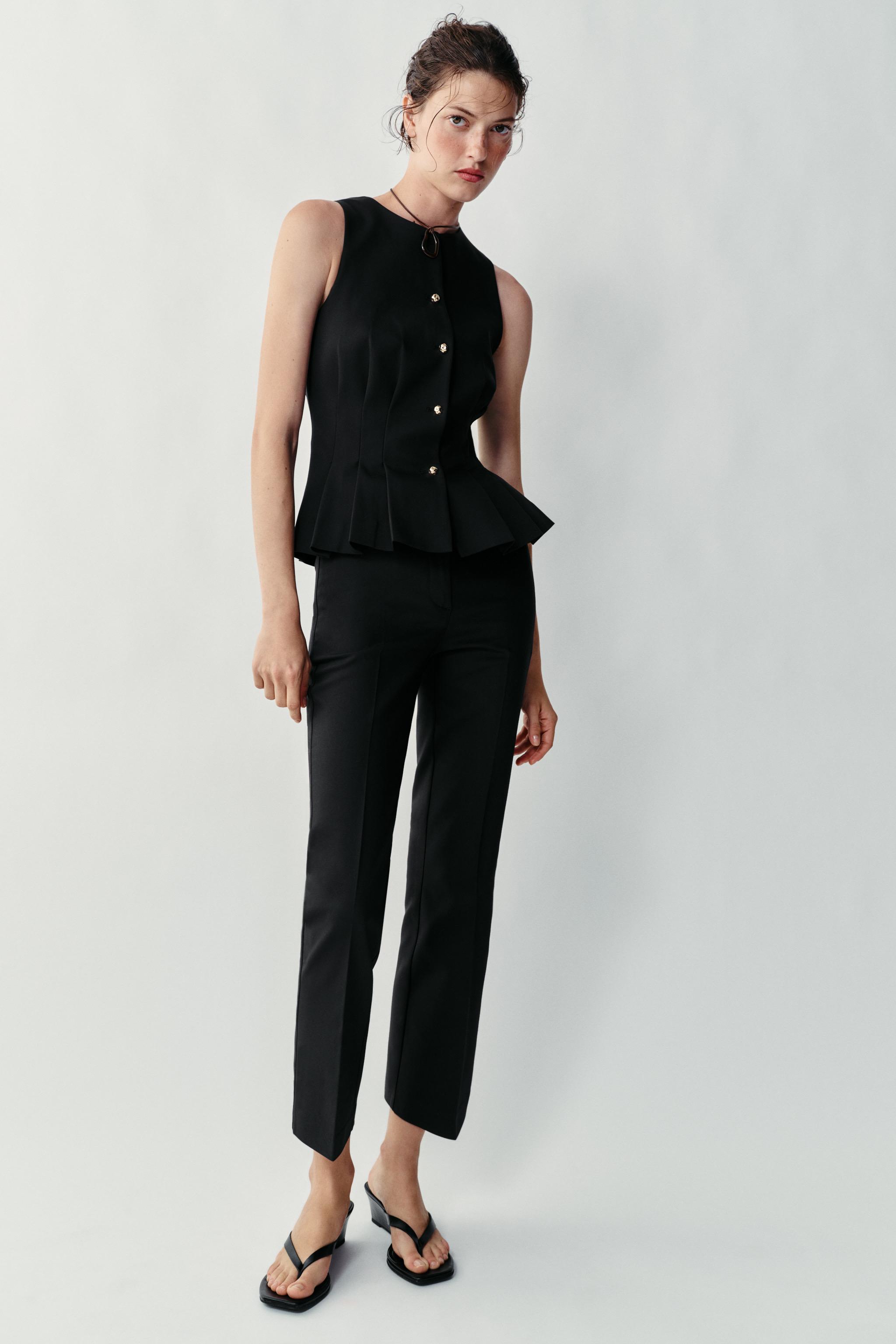 PLEATED VEST — Black