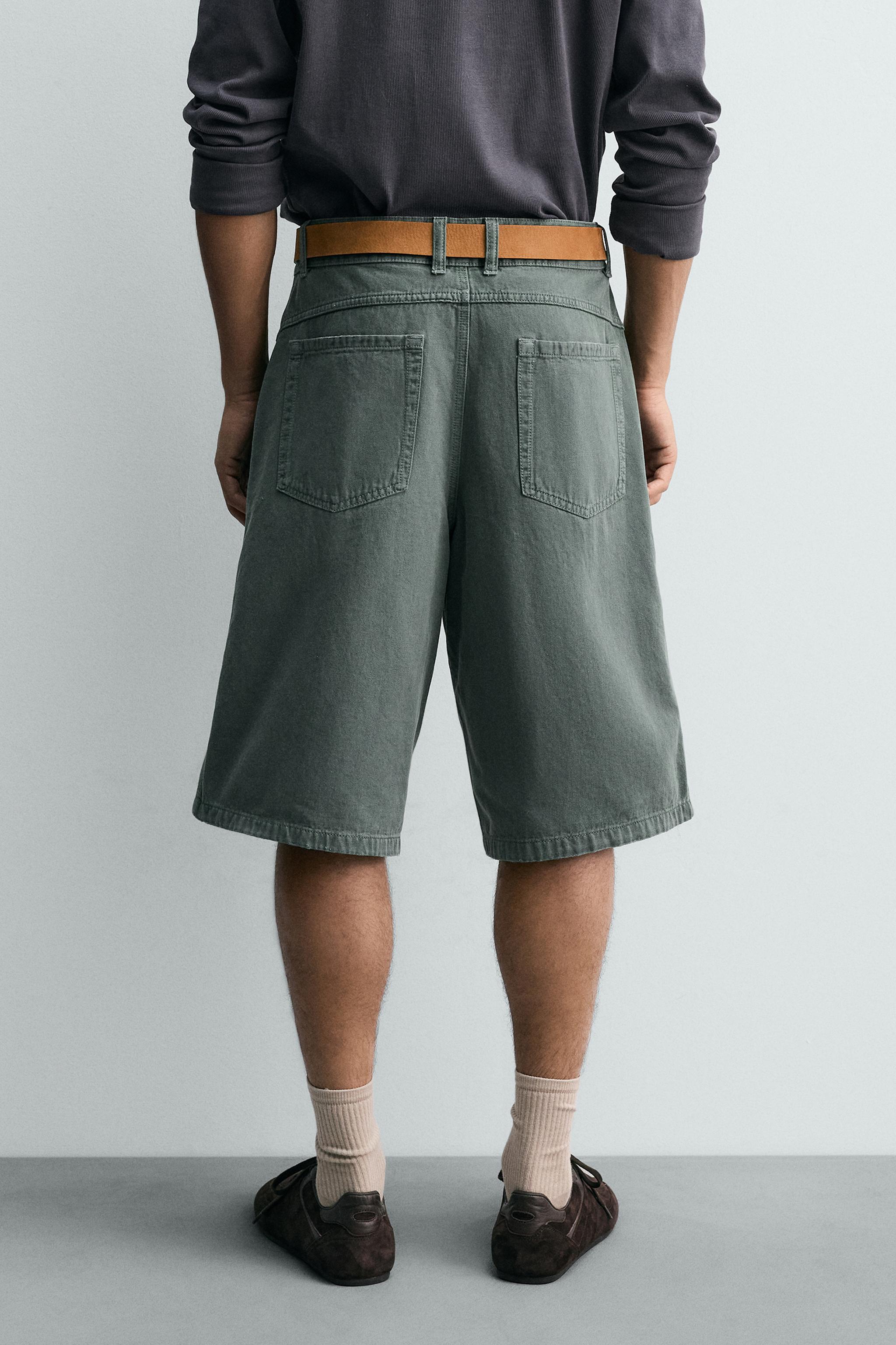 SHORT RELAXED FIT