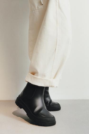 BOTÍN CHELSEA - Negro de Zara