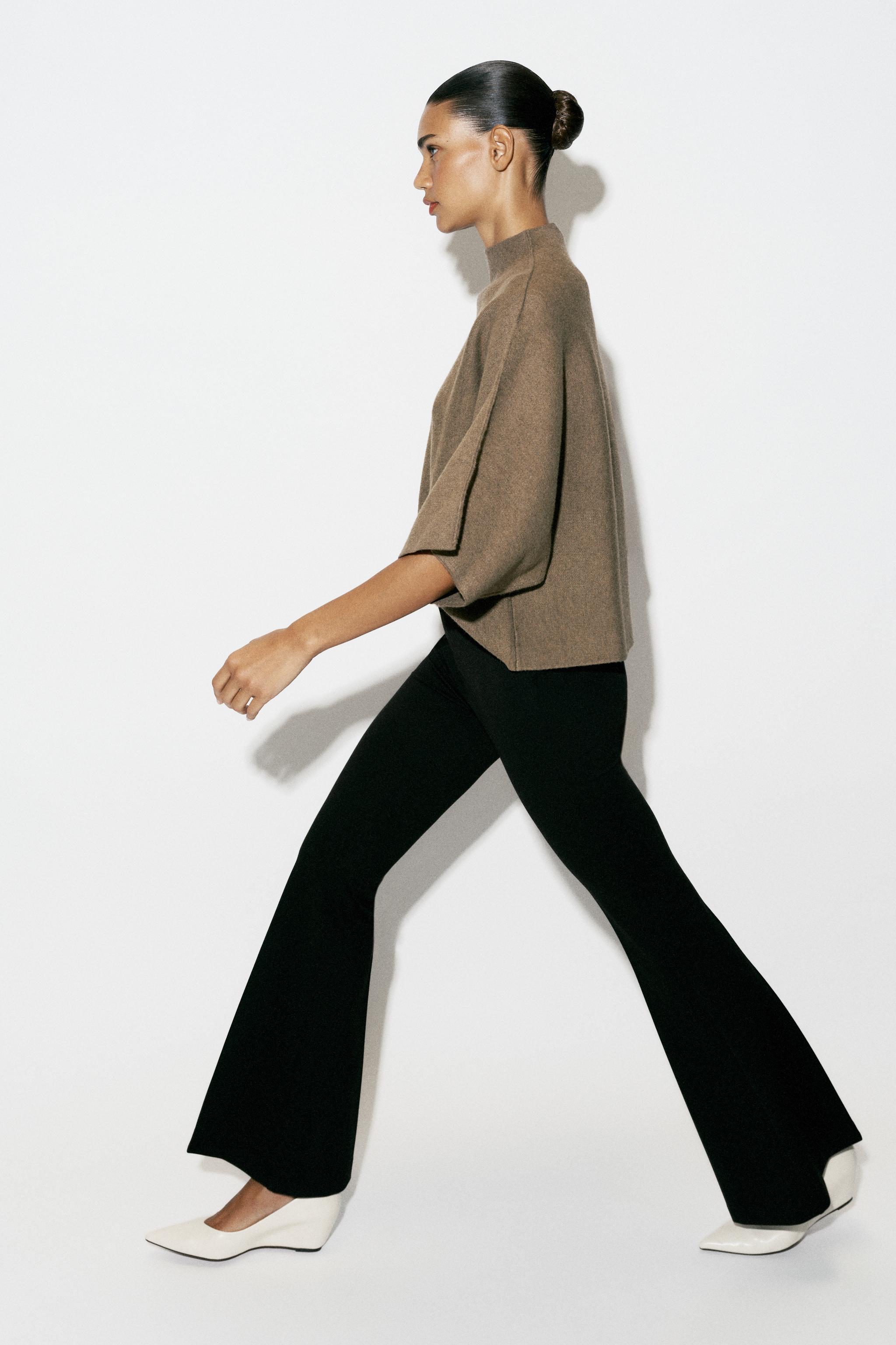 PULL EN MAILLE À MANCHES LARGES