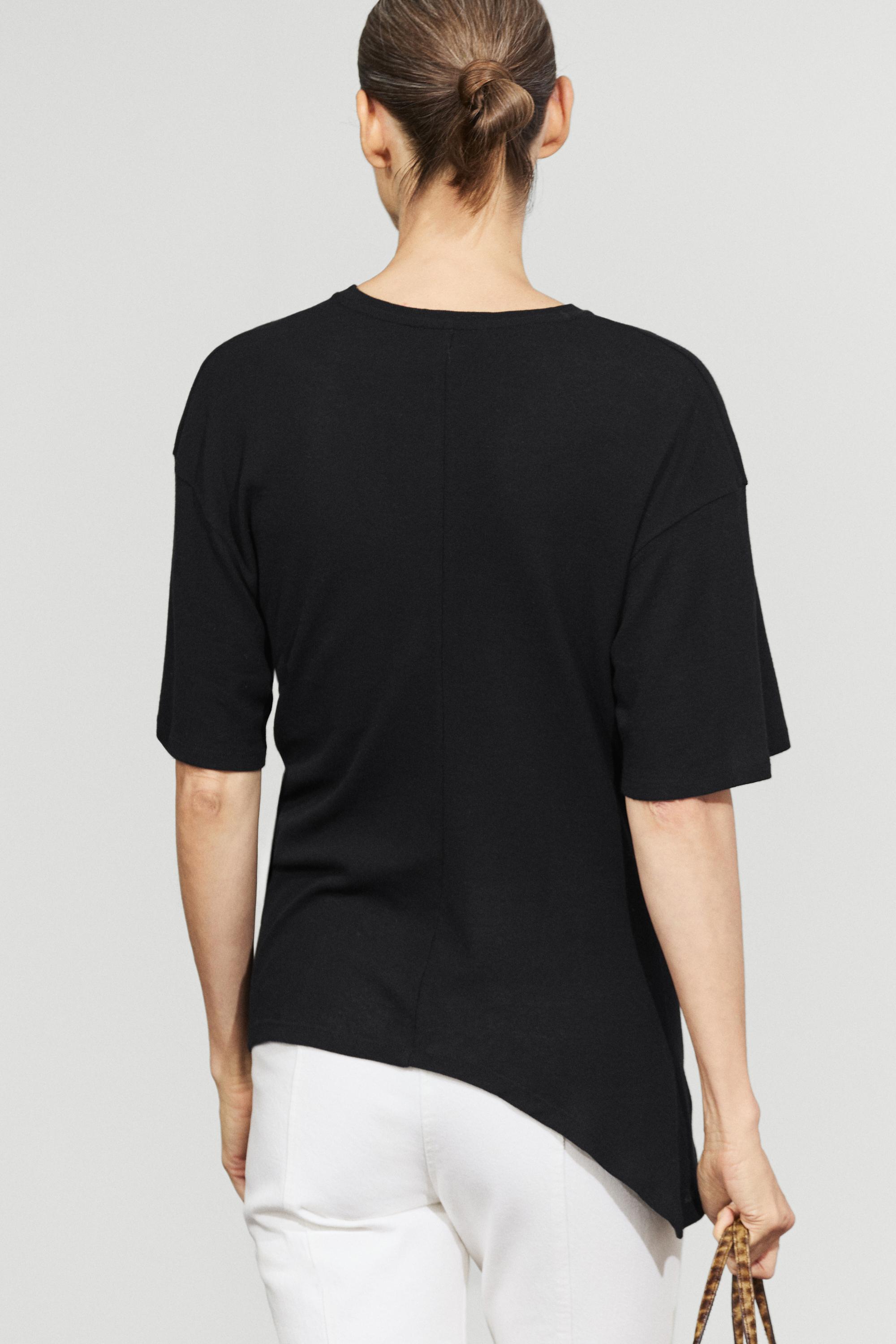 Asymmetric knot-detail T-shirt