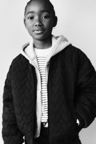 BOMBER ACOLCHADA CORAZONES - Negro de Zara