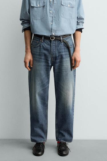 JEANS RELAXED STRAIGHT FIT AARON LEVINE X ZARA - أزرق وسط الخاص بـ Zara