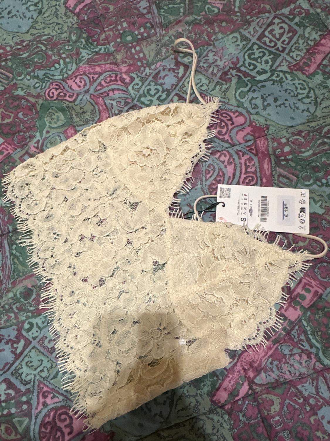 EMBROIDERED CROP TOP - Image 3