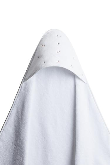 منشفة بغطاء رأس للرضّع مزينة بأقمار ونجوم - أبيض مكسور الخاص بـ Zara