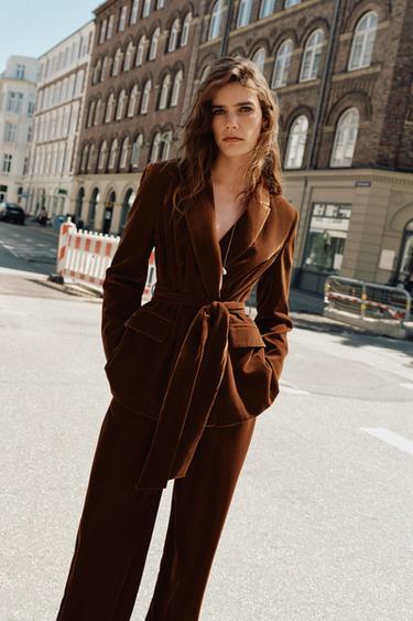 VELVET BLAZER WITH BELT - Light brown by Zara