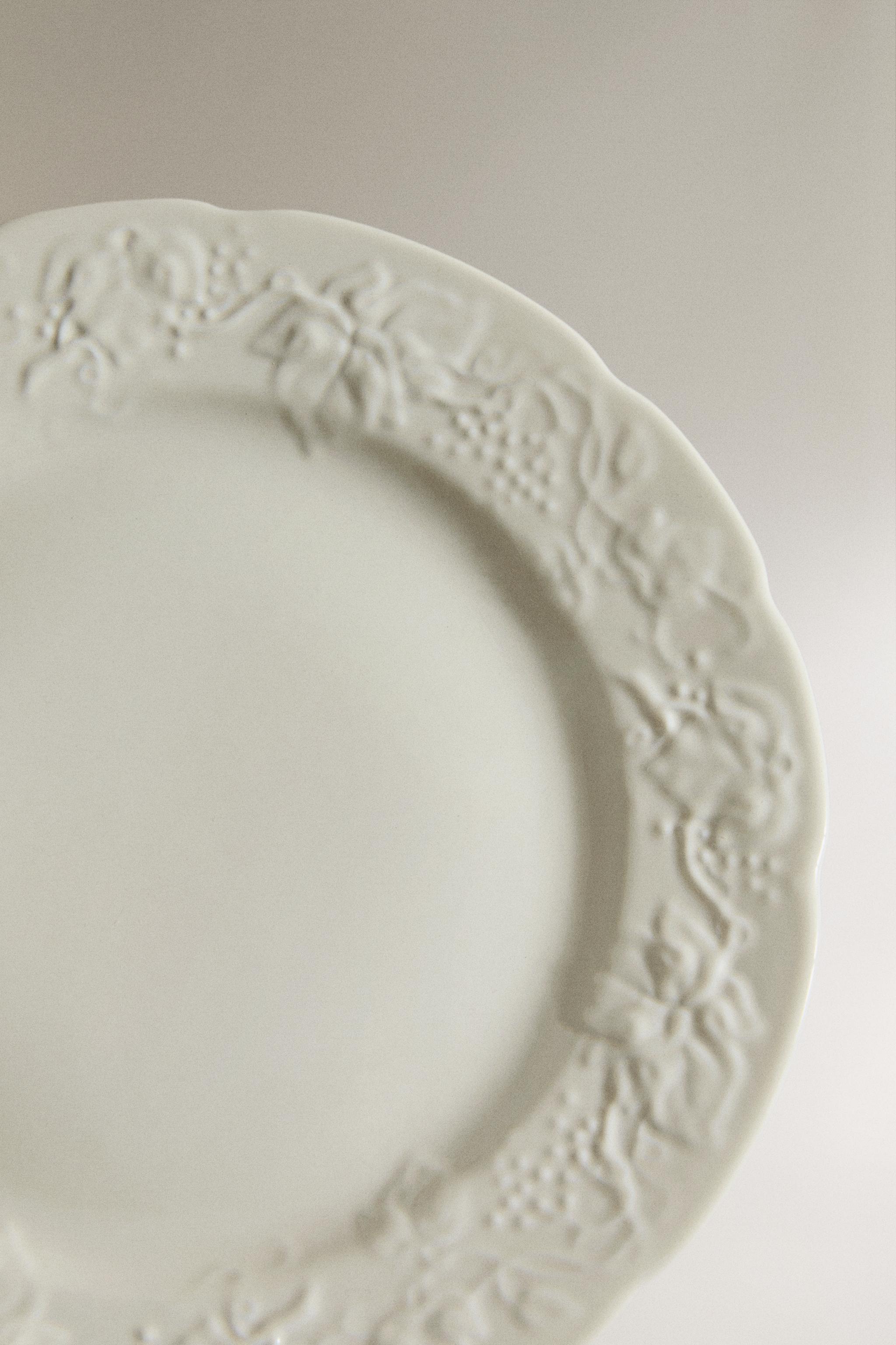 GRAPE PORCELAIN DESSERT PLATE