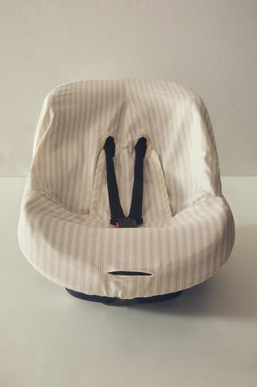 STRIPED CAR SEAT COVER - striped by Zara