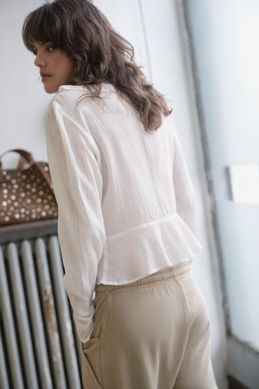 CHEMISE GAZE BRODERIES ET VOLANTS - Blanc cassé de Zara - Image 2