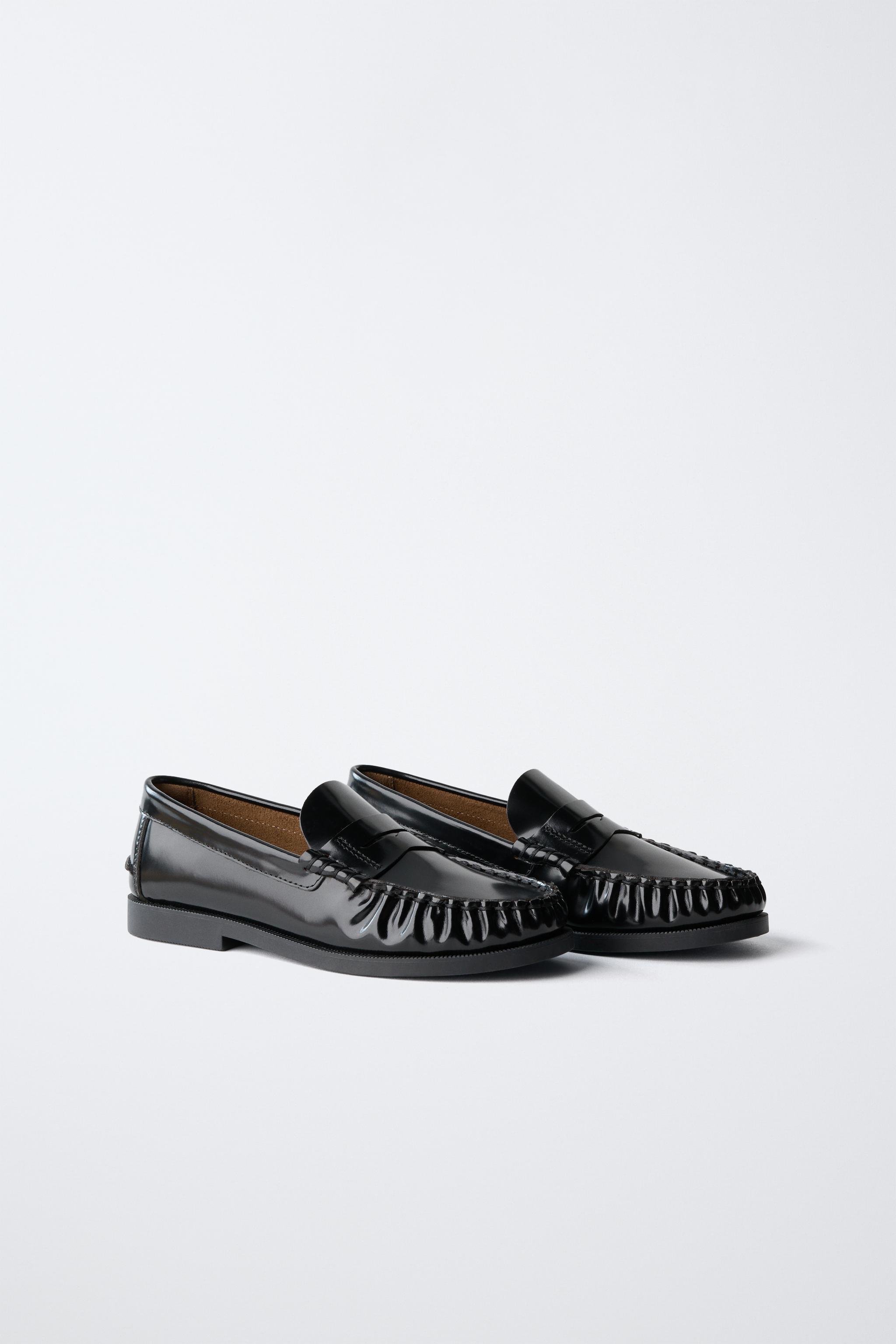 LEATHER LOAFERS — Black