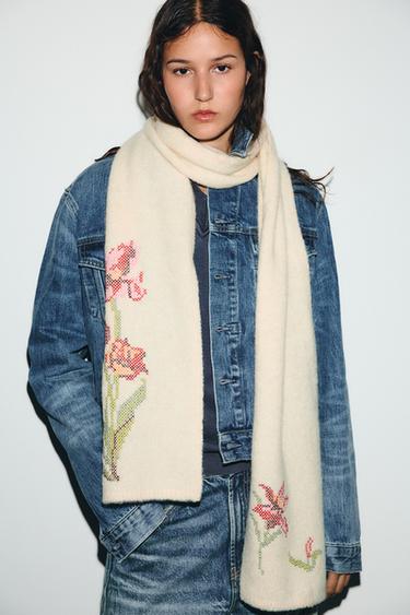 ÉCHARPE EN MAILLE BRODERIES FLEURS - Écru de Zara - Image 2