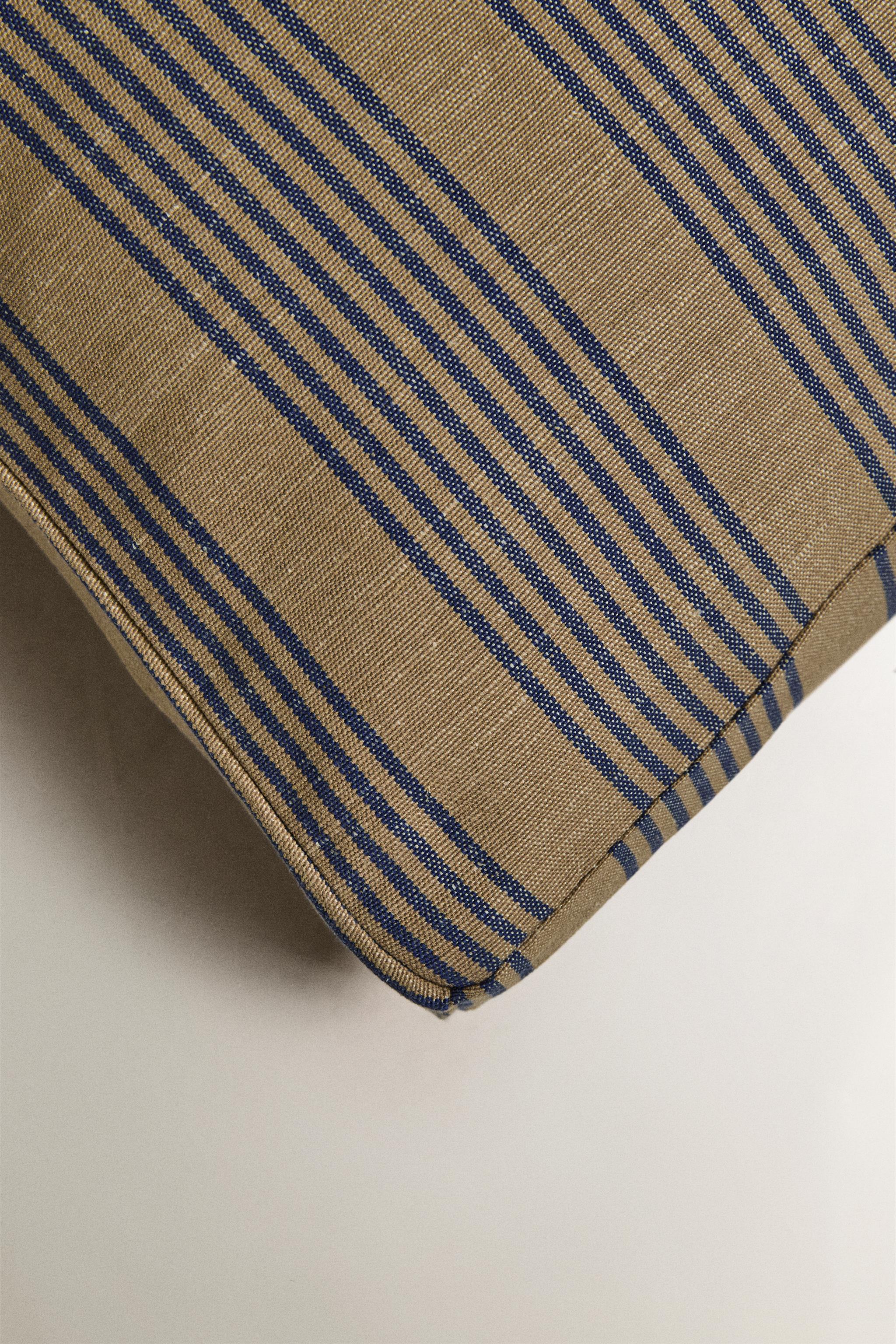 COUSSIN DE CHAISE À RAYURES