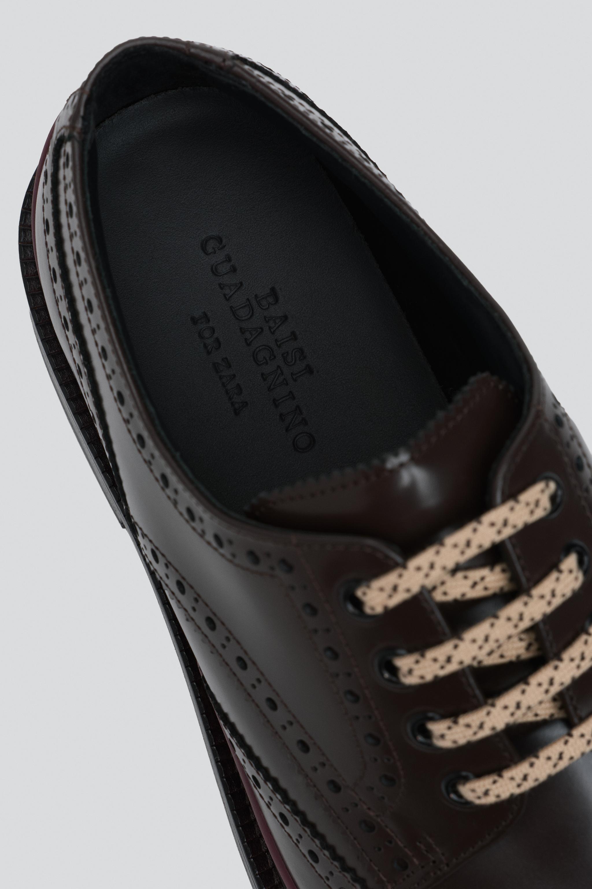 CHAUSSURES EN CUIR