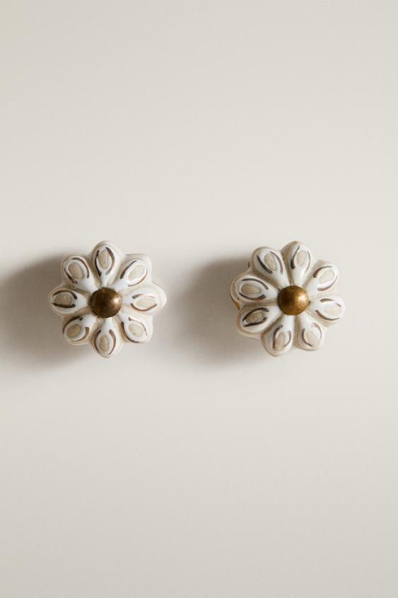 PACK OF CERAMIC FLOWER DOOR KNOBS (PACK OF 2) - Golden by Zara - Image 0