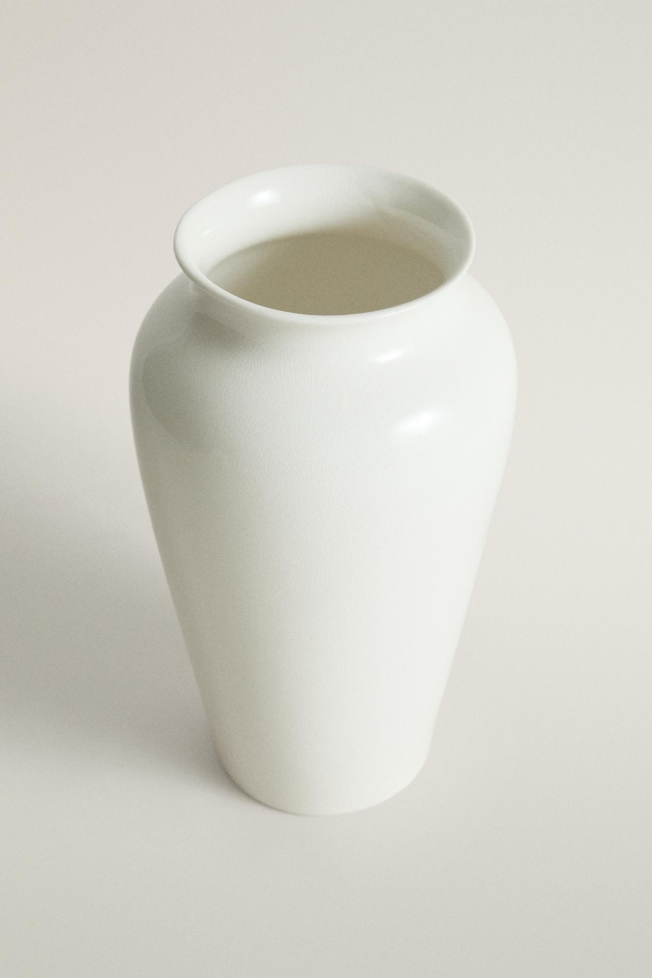 TALL DECORATIVE CERAMIC VASE — White