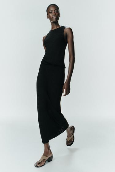 FALDA MIDI ESTRUCTURA - Negro de Zara - Imagen 0