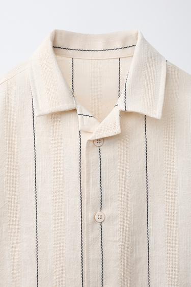 CHEMISE TEXTURÉE À RAYURES - Écru de Zara - Image 2