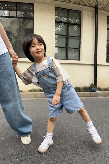 DENIM DUNGAREES WITH LABEL APPLIQUÉ - Mid-blue by Zara