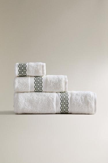 SERVIETTE DE BAIN BORDURE BRODÉE - Vert de Zara - Image 0