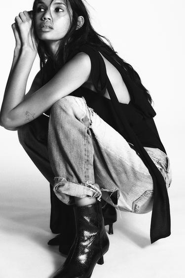 EMBOSSED HEEL ANKLE BOOTS - Black by Zara