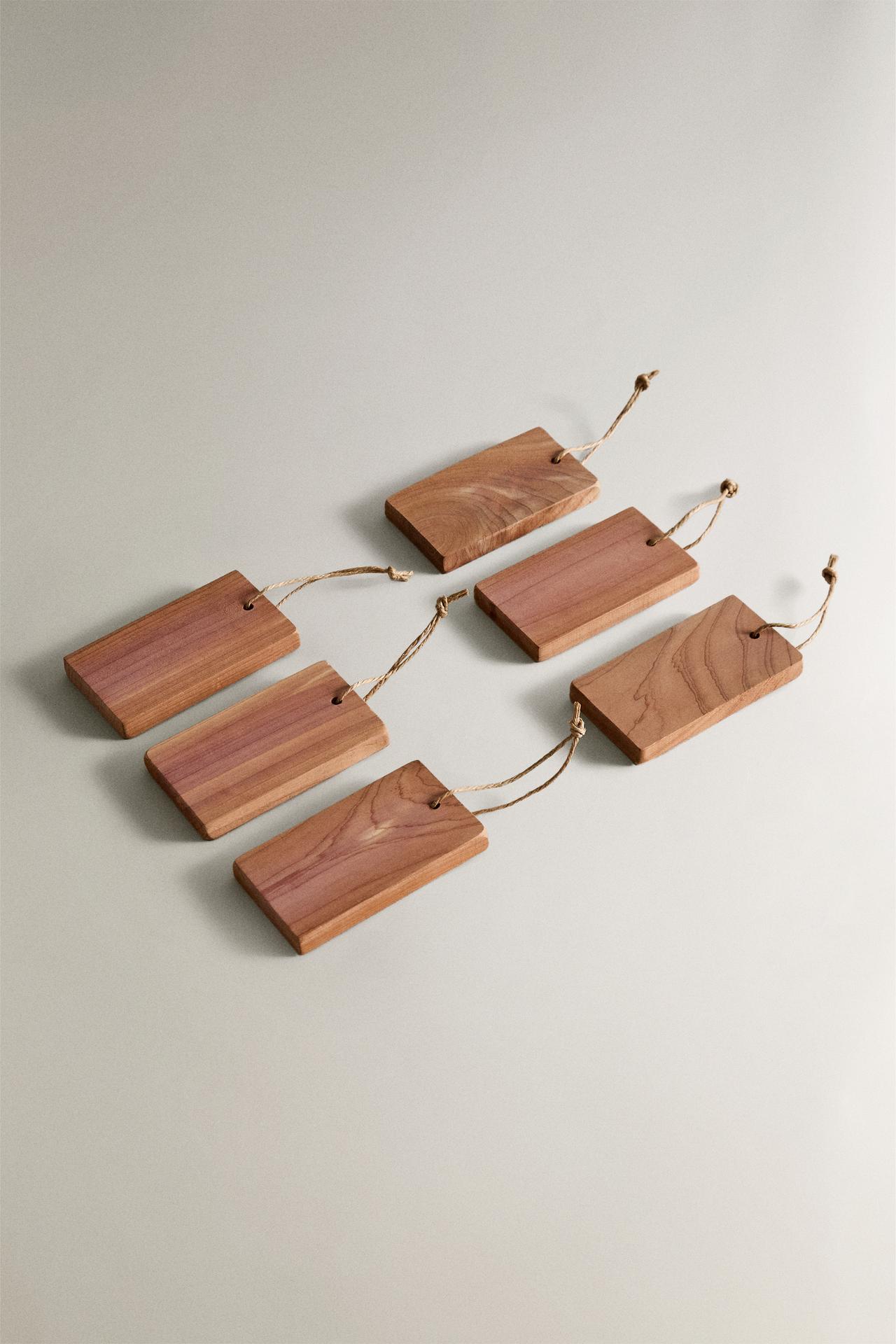 CEDAR CLOSET BLOCKS (PACK OF 6) — Light beige