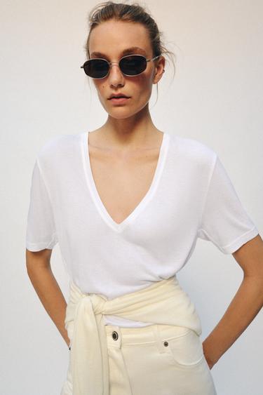 FLOWING V-NECK T-SHIRT - White by Zara