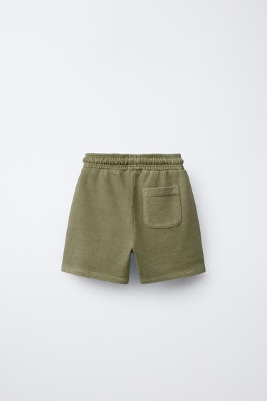 BERMUDA EN MOLLETON TEINT SUR PIÈCE BRODÉE - Kaki de Zara