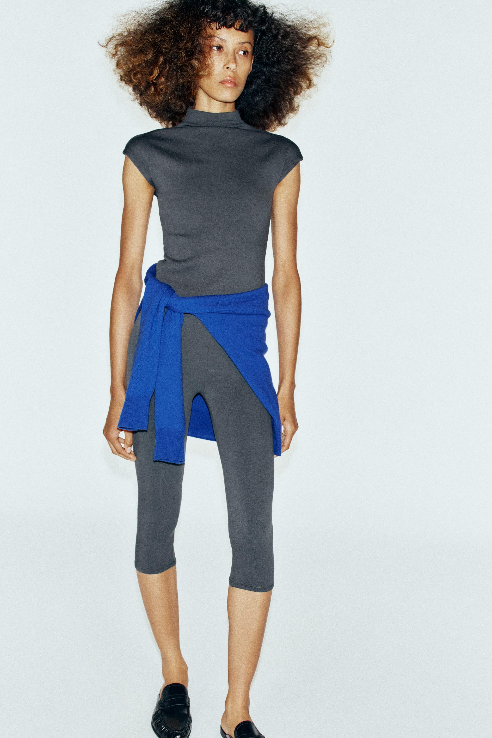 Zara Liyosel Dik Yaka Top