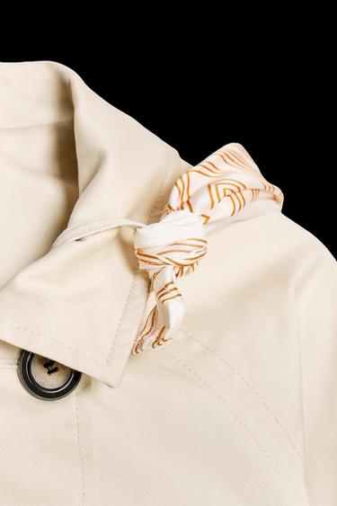 TRENCH LARGO PAÑUELO - Beige claro de Zara