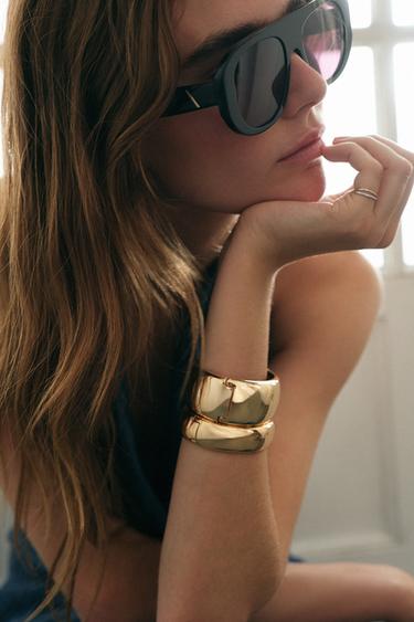 PACK OF 2 RIGID METALLIC BRACELETS - Golden by Zara