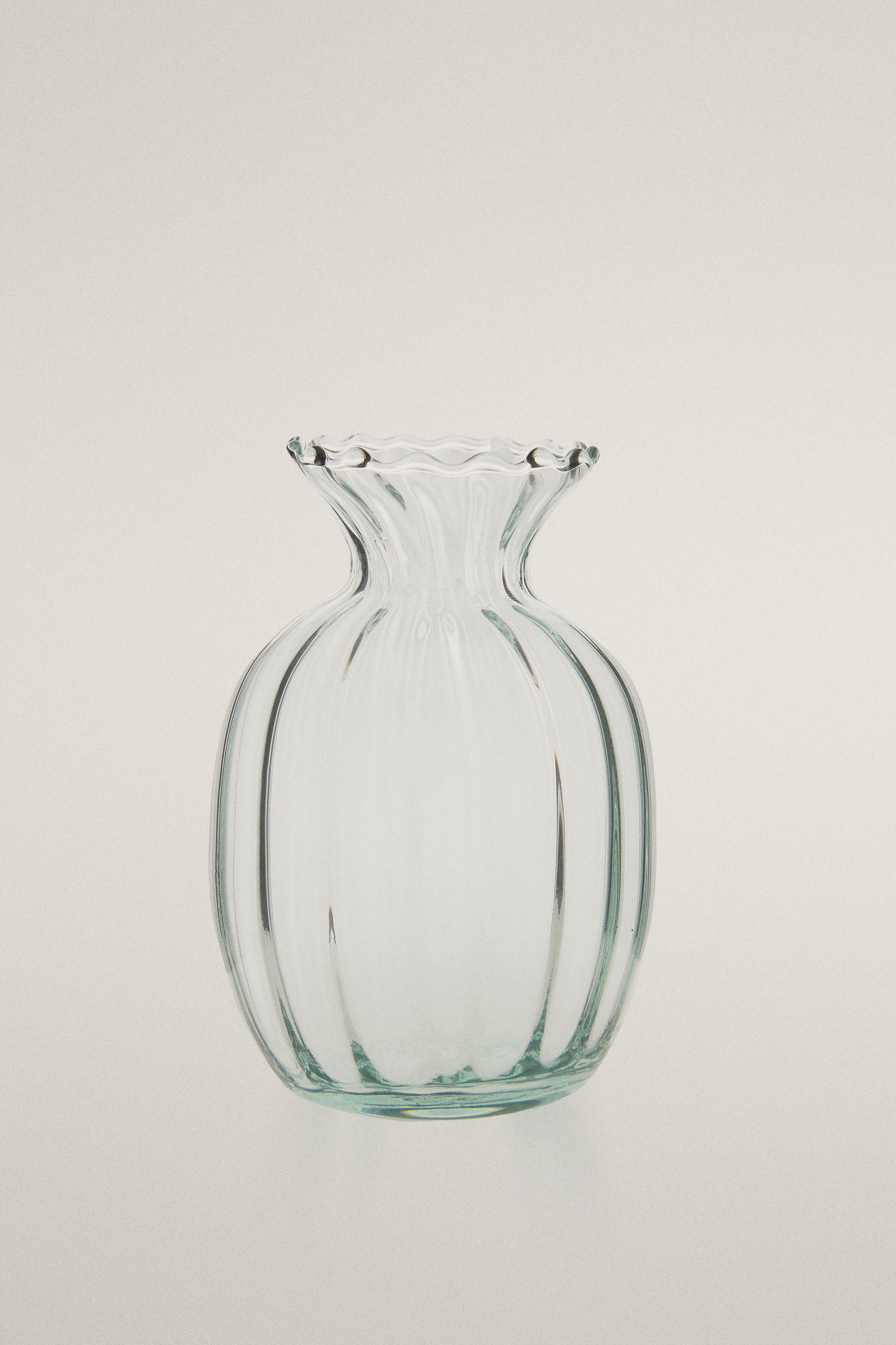 ROUND DECORATIVE GLASS VASE