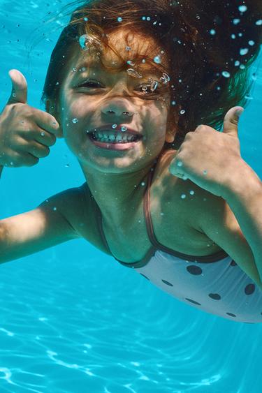 Zara 2-6 YEARS/ POLKA DOT SWIMSUIT WITH CONTRASTING PIPING - Dusty pink
