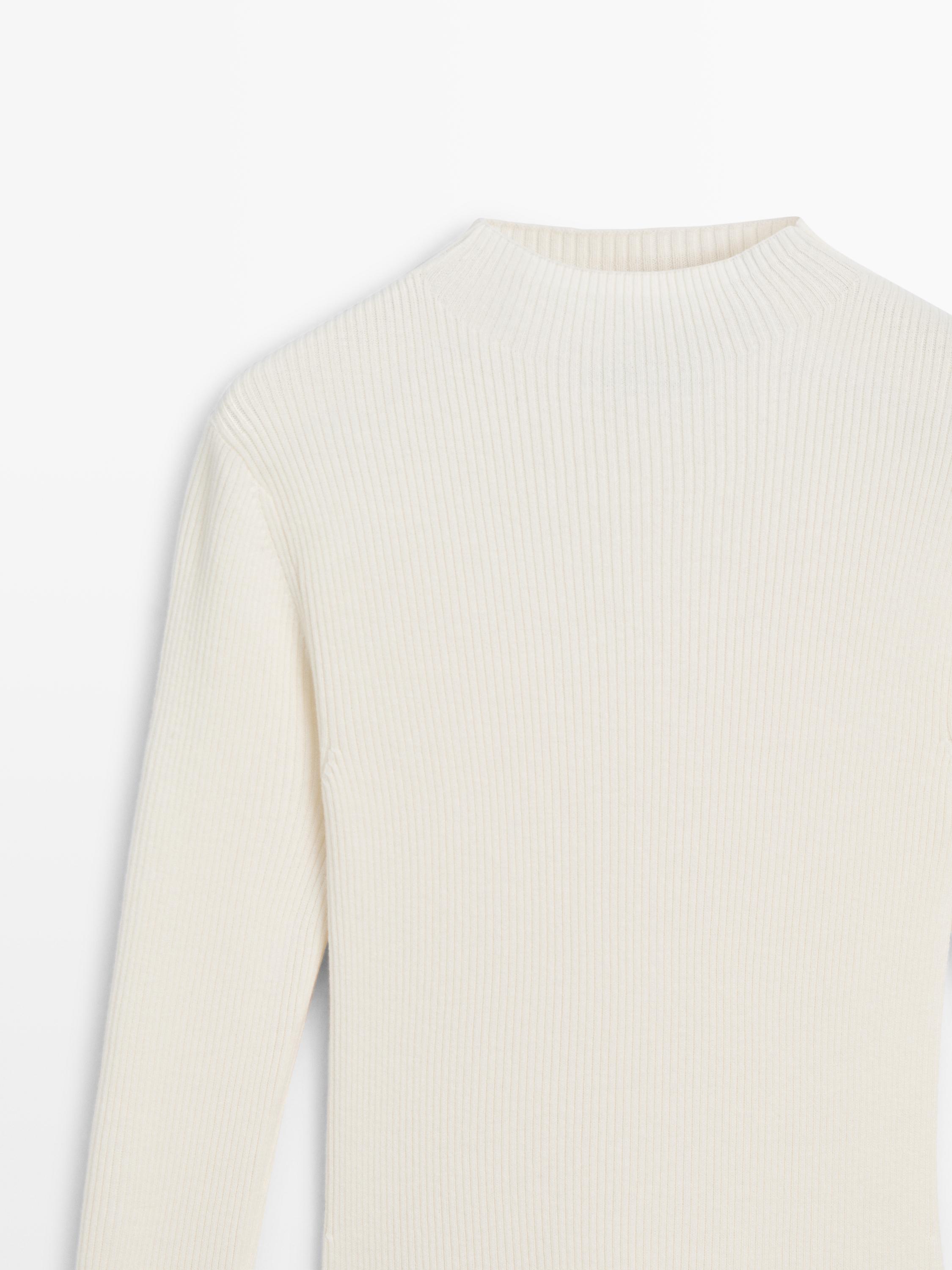 Knit dress with matching detail