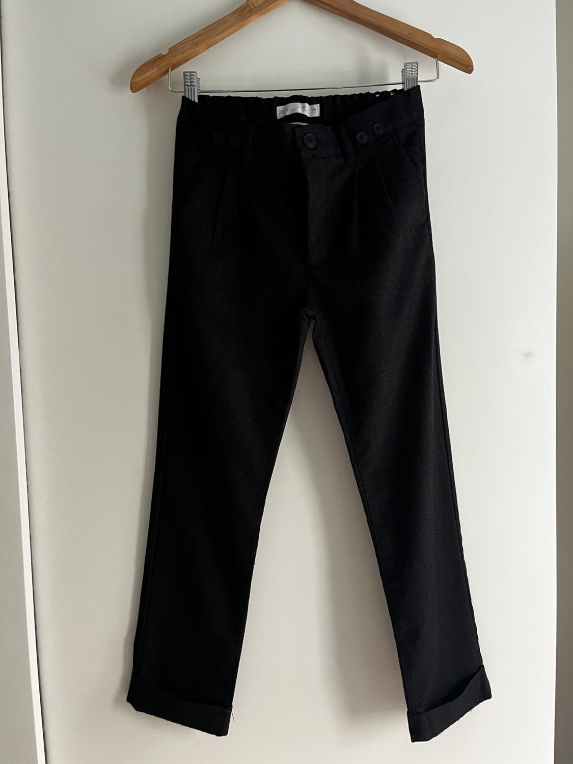 CHINOS WITH STRAPS