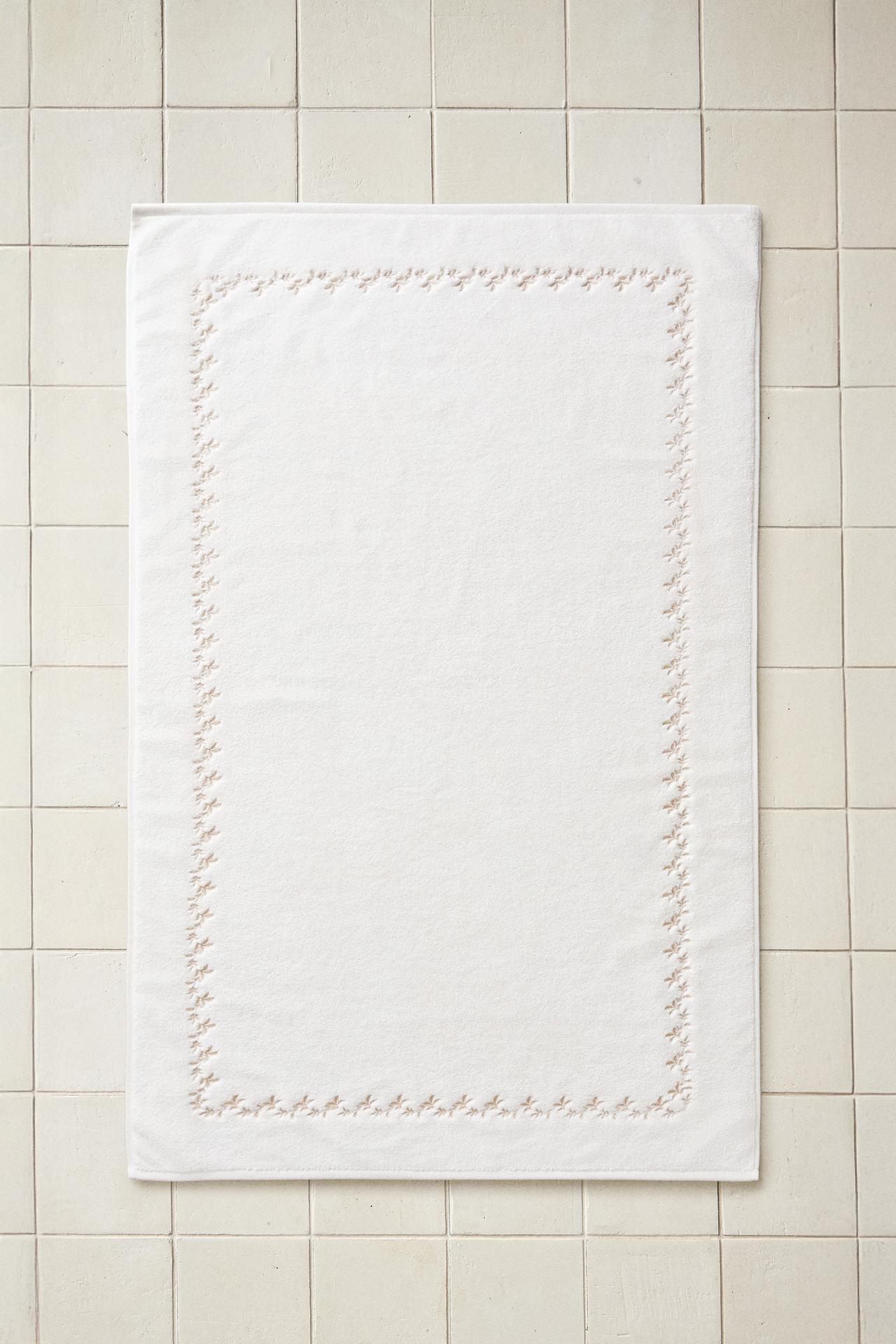 BATH MAT WITH PLANT EMBROIDERY — Golden