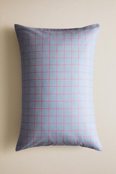 Zara DEČJA JASTUČNICA SA KARIRANIM DEZENOM – plavkasta